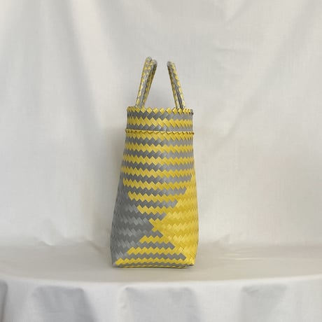 【9月28日(月)〜10月2日(金)発送】 Mekearibag No. 29 (Size: L) _Yellow Silver (cross)