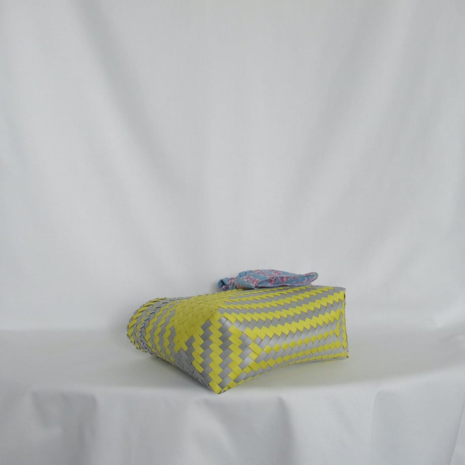 677b7142941bd6181276d2b3