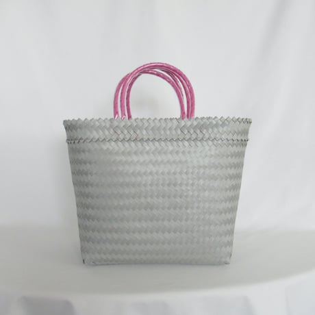 【新品未使用】mekearisa メケアリサ グミバックM ポッピー ギンガム 新品未使用】mekearisa メケアリサ グミバックM ポッピー ギンガム