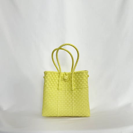 MEKEARISA メケアリサ　GUMMY BAG グミバッグ　Mサイズ 美品】mekearisa メケアリサ GummyBag グミバッグ Mサイズ 美品