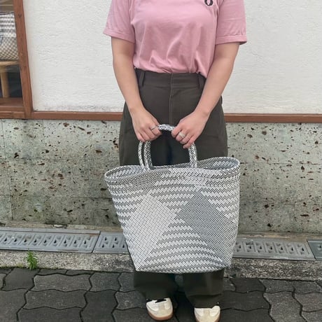 【6月22日(月)〜6月26日(金)発送】 Mekearibag No.23 (Size: L) _Kurogoma Tofu (cross)