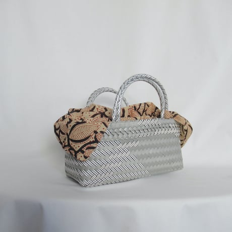 【6月15日(月)〜6月19日(金)発送】 Bag×Handkerchief［H］Mekearibag BOUQUET(cross) _ Silver×Gomashio