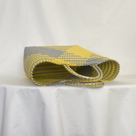 【9月28日(月)〜10月2日(金)発送】 Mekearibag No. 29 (Size: L) _Yellow Silver (cross)