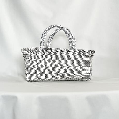 MEKEARISA ｜メケアリサ | 🧺💐🤍 🎀Bag with handkerchief