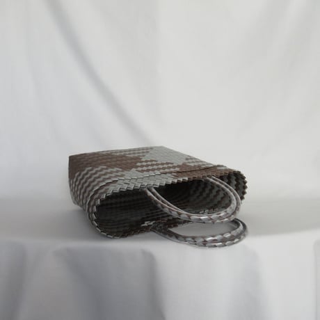 【6月29日(月)〜7月3日(金)発送】 Mekearibag No.18 (Size: M) _Mocha Silver
