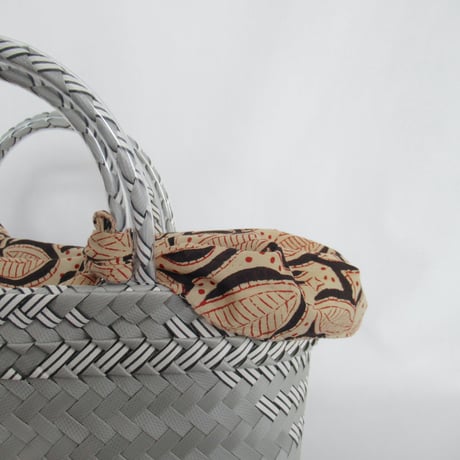 【6月15日(月)〜6月19日(金)発送】 Bag×Handkerchief［H］Mekearibag BOUQUET(cross) _ Silver×Gomashio