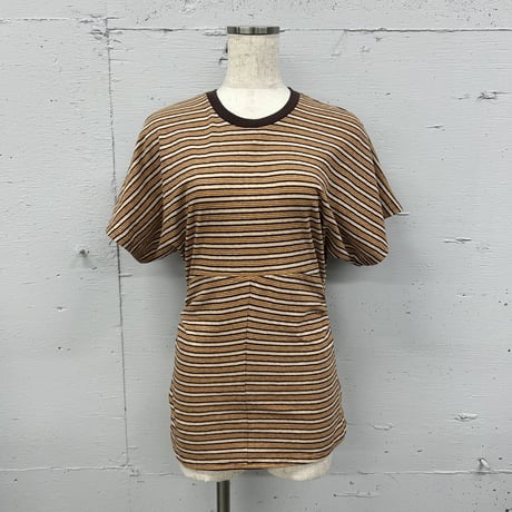 multi border tuck Tee