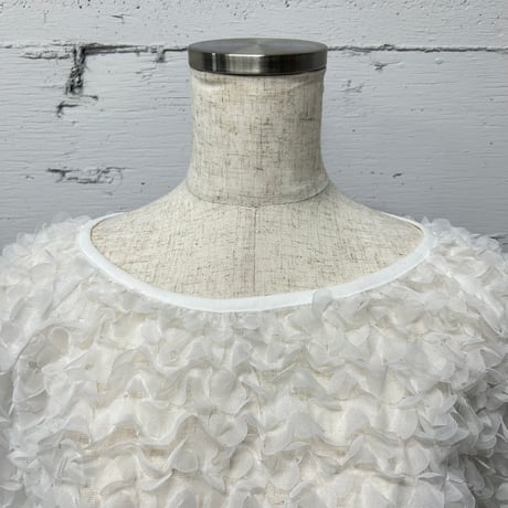 petal motif cropped pullover