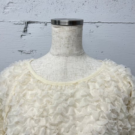 petal motif cropped pullover