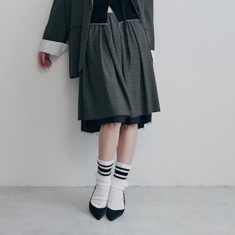 新品未使用OHESHIO PLEATS SKIRT MIDI PANTS OHESHIO □ PLEATS SKIRT MIDI PANTS ショートパンツ