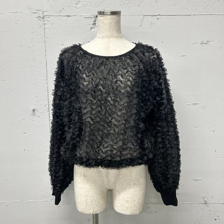 petal motif cropped pullover