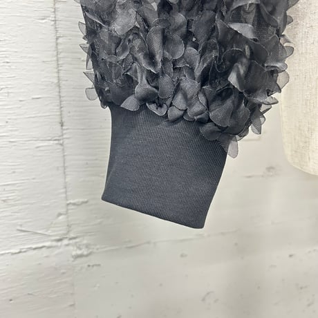 petal motif cropped pullover