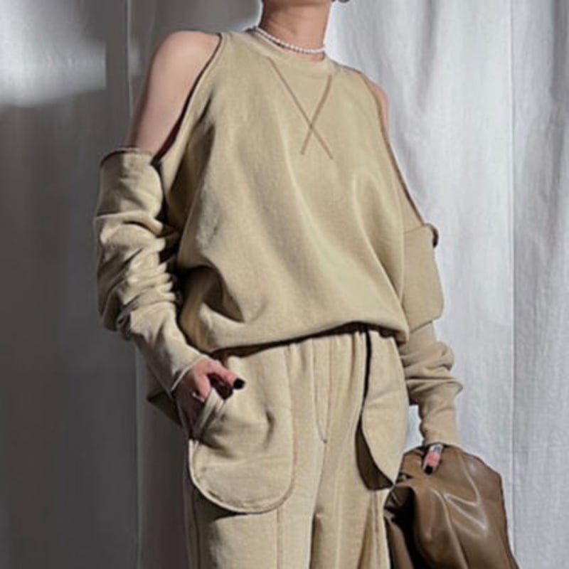 shoulder cut-out pullover(lightbeige) | PROVOKE...