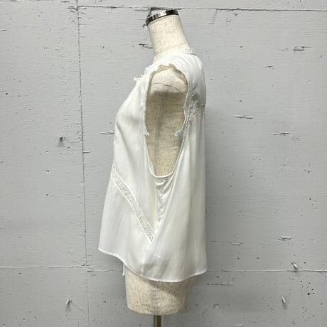 embroidery NS blouse
