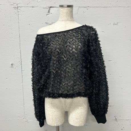 petal motif cropped pullover