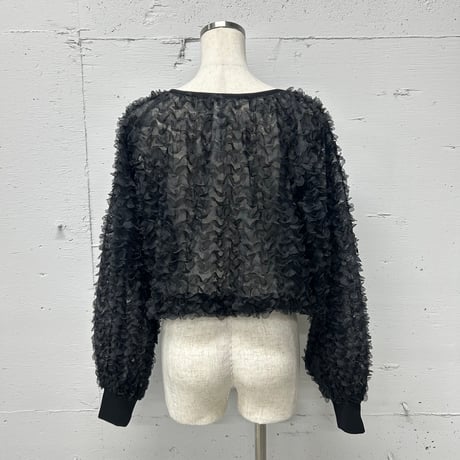 petal motif cropped pullover