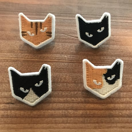 ネコリパ 刺繍  ブローチ