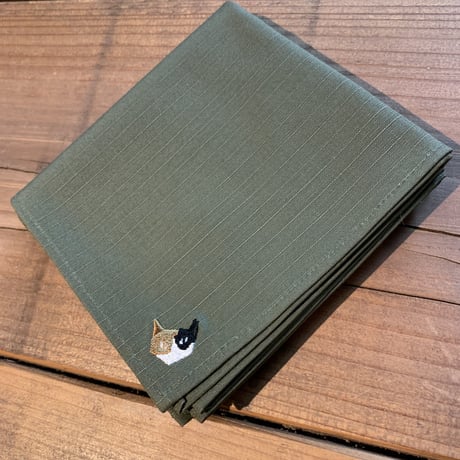 NECOREPA 刺繍ハンカチNo18　モスグリーン三毛