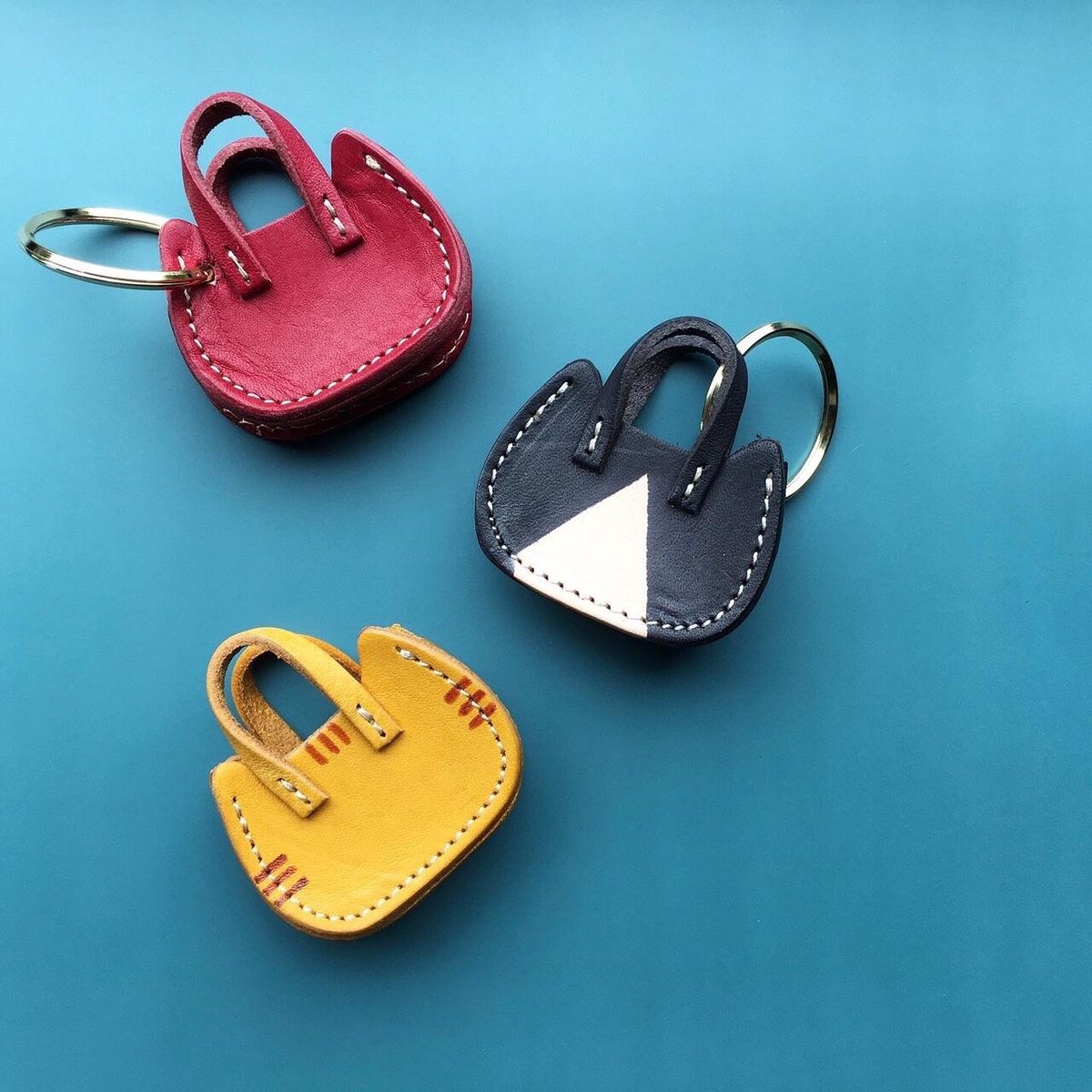 ジブリ となりのトトロ 猫バス オジャガデザイン レザー キーホルダー