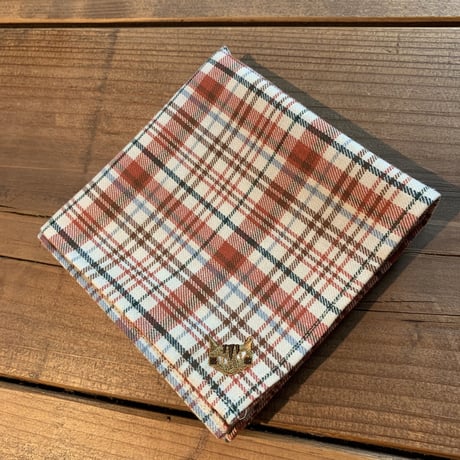 NECOREPA 刺繍ハンカチNo4　赤チェック茶トラ