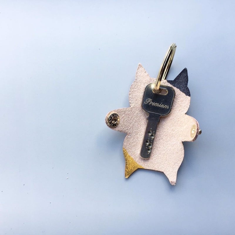 だっこ猫キーホルダー | NECOREPA STORE