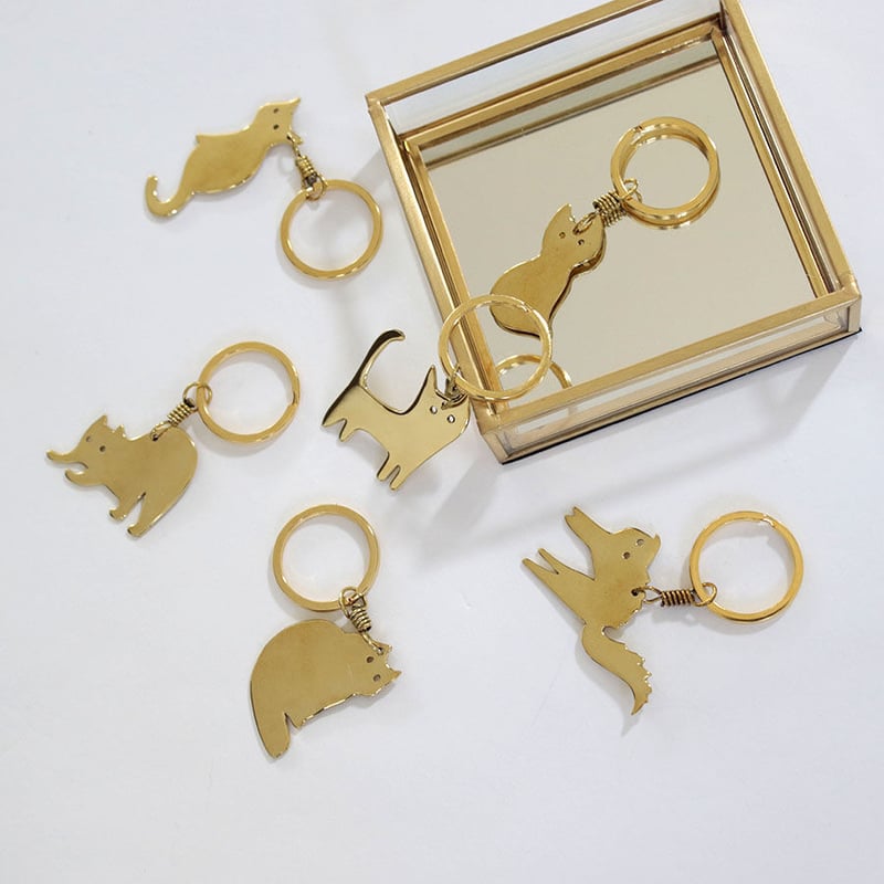 ねこポーズ NECOREPA/ 真鍮キーホルダー【kura】 | NECOREPA STORE ねこポーズ NECOREPA/ 真鍮キーホルダー【kura】 | NECOREPA STORE