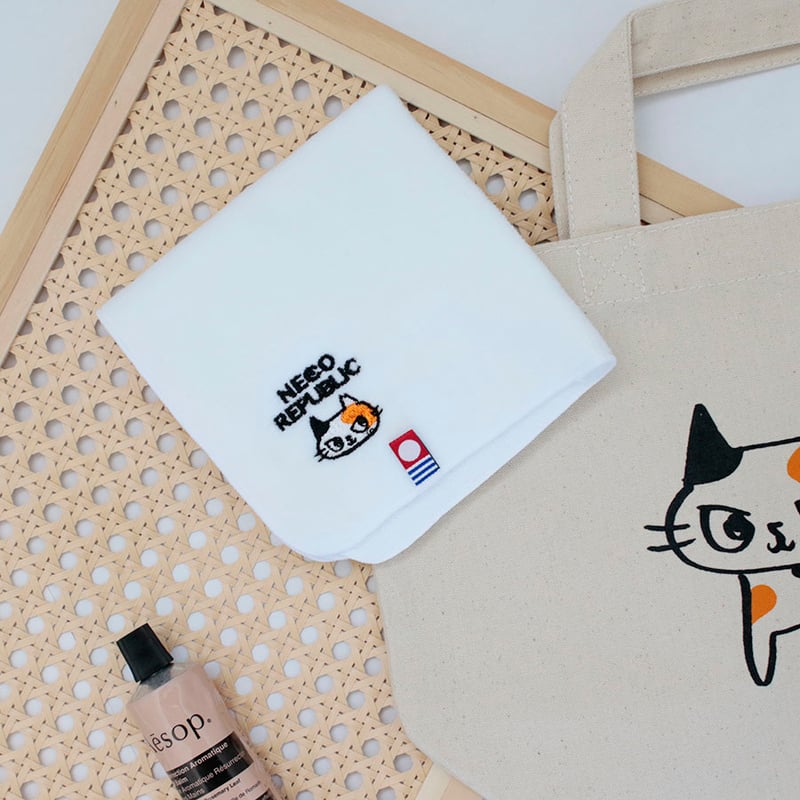 【激レア】PAPUWA　ハンカチ 三毛ねこ刺繍 今治タオルハンカチ | NECOREPA STORE