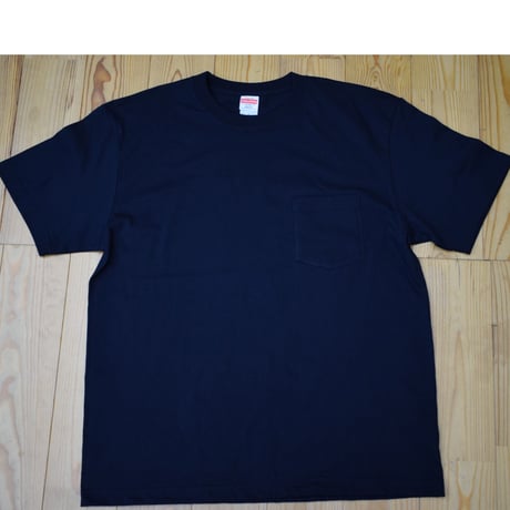 御守りイラストロゴTシャツ（黒）