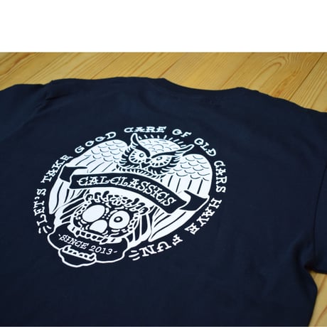 御守りイラストロゴTシャツ（黒）