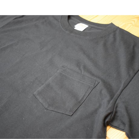 御守りイラストロゴTシャツ（黒）