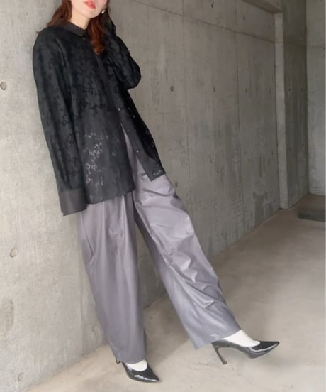 レザーライクカーブパンツ