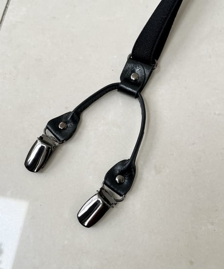 レザーサスペンダー