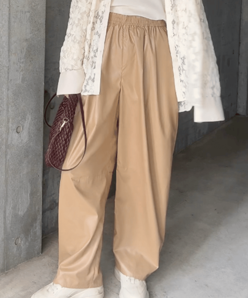 レザーライクカーブパンツ | Rocco style. SHOP