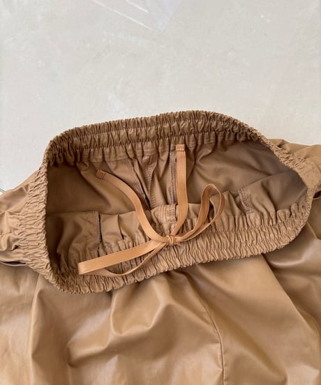 レザーライクカーブパンツ