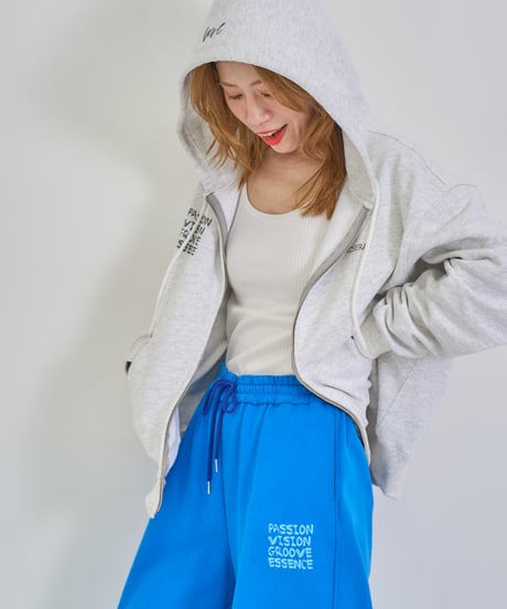 ＜In essence by Akiko Yamamoto.＞＜Rosera＞全ベットダブルネームパーカー
