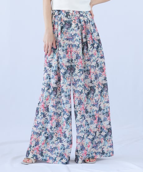 ＜In essence by Akiko Yamamoto.＞ソフトタックワイドパンツ