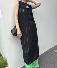 バックオープンレースワンピ