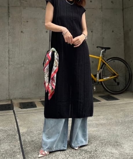 バックオープンレースワンピ