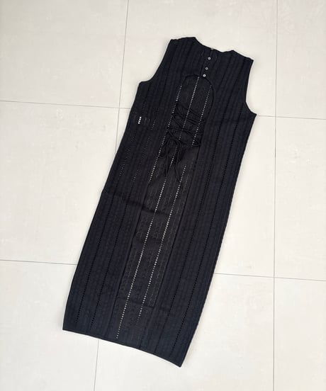 バックオープンレースワンピ