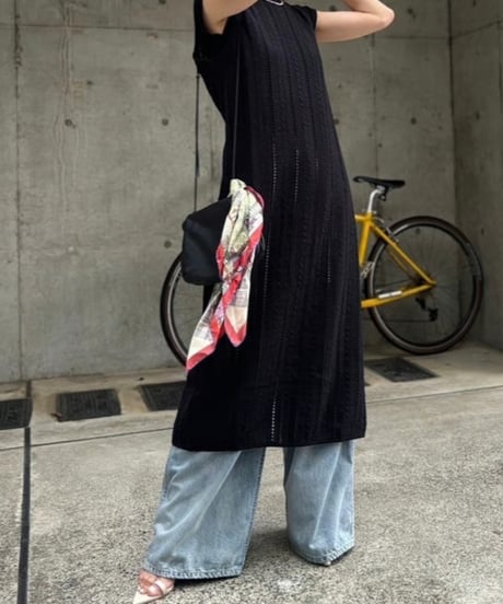 バックオープンレースワンピ