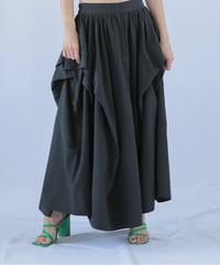 ＜In essence by Akiko Yamamoto.＞タックデザインボリュームスカート