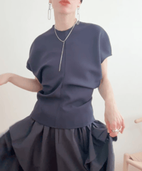 ドレープ華奢見えトップス