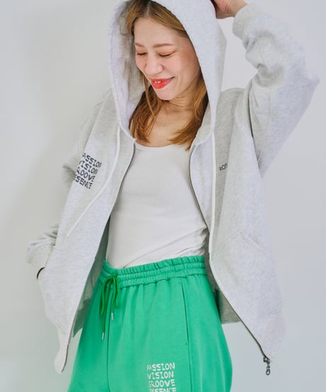 ＜In essence by Akiko Yamamoto.＞＜Rosera＞全ベットダブルネームパーカー