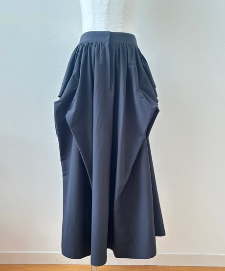 ＜In essence by Akiko Yamamoto.＞タックデザインボリュームスカート