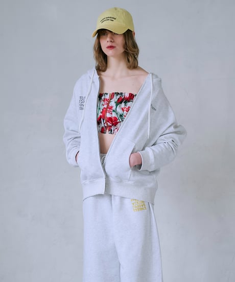 ＜In essence by Akiko Yamamoto.＞＜Rosera＞全ベットダブルネームパーカー