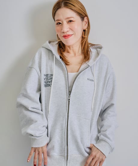 ＜In essence by Akiko Yamamoto.＞＜Rosera＞全ベットダブルネームパーカー