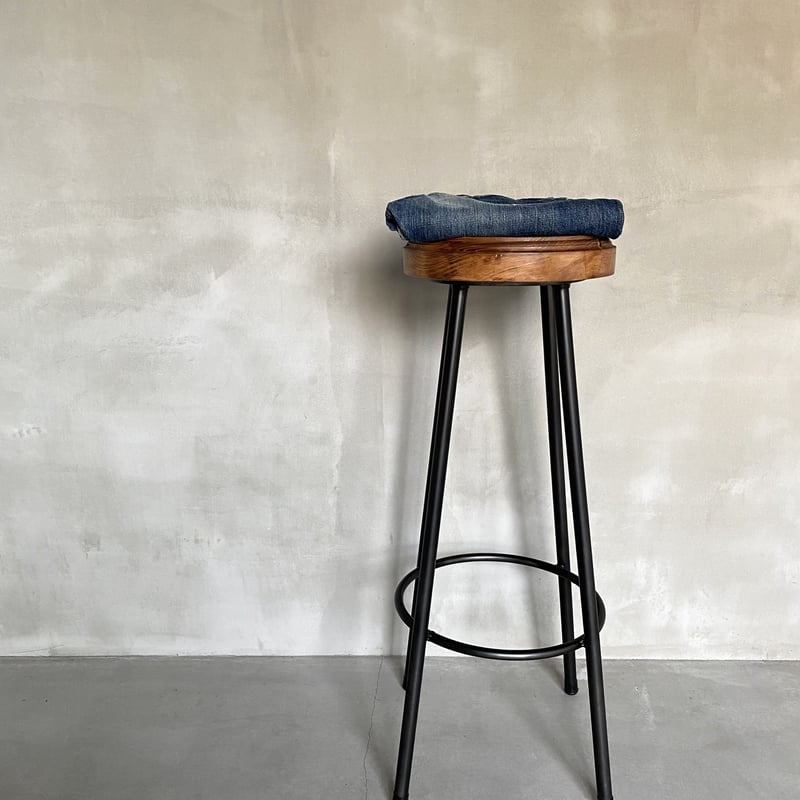 ☆IRON STOOL インダストリアルアイアン鉄×無垢材丸椅子古材ネジ