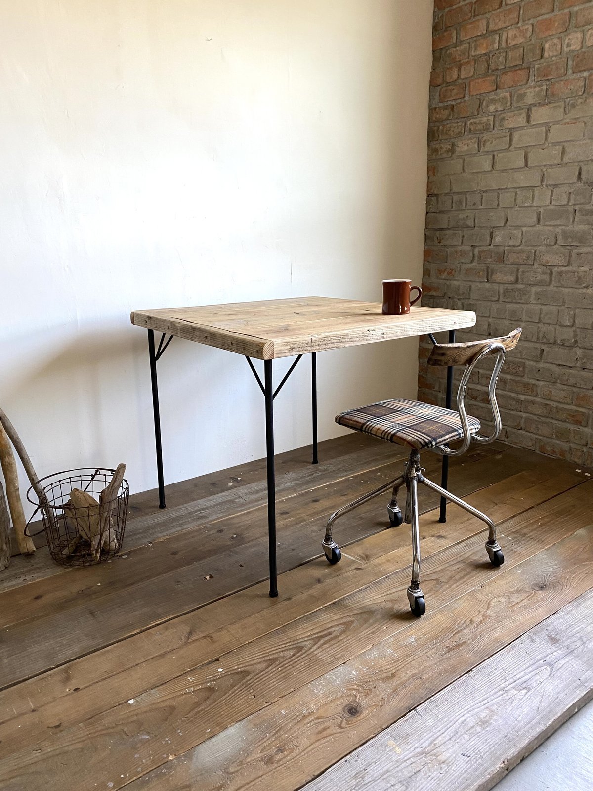 手作りテーブル fit=scale-down,w=1200