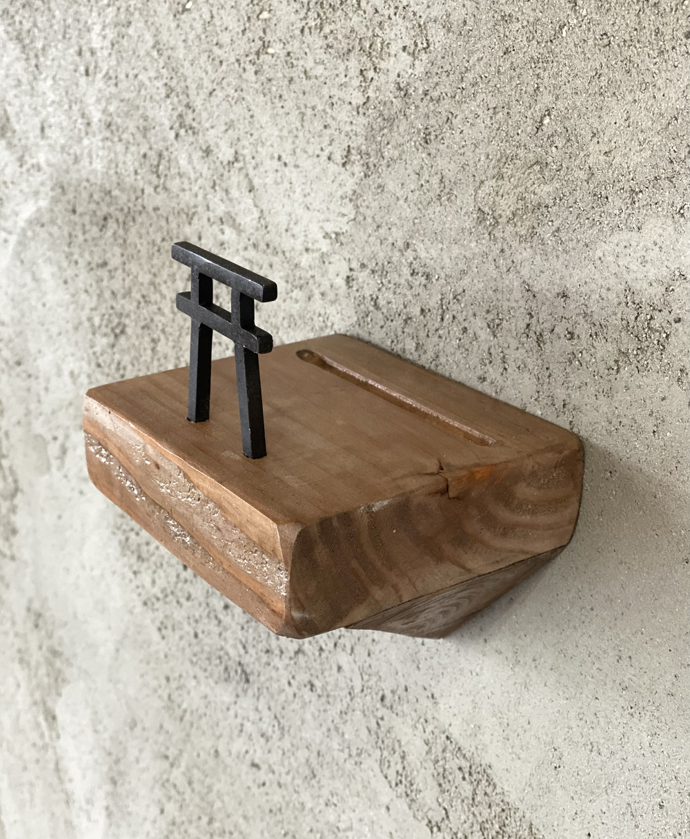 神棚 KD-T お札立て 無垢材 鳥居 シンプル | 51WORKS 神棚 KD-T お札立て 無垢材 鳥居 シンプル | 51WORKS