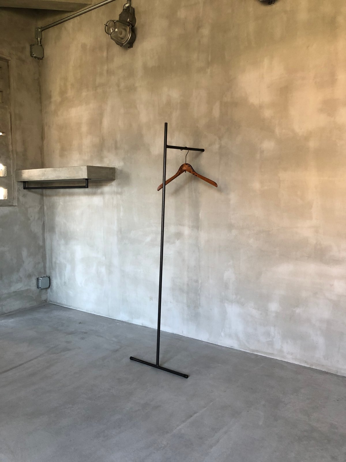 数量限定 S1-135 壁たてかけタイプ アイアン ハンガーラック